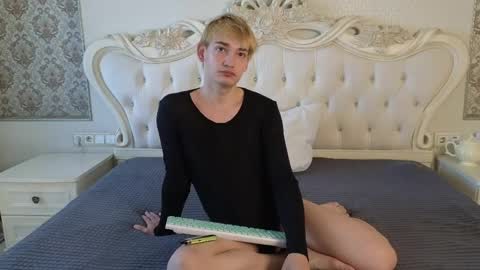 Snapshot of julian_win chatting on May 7, 9:58 am Eren online show from May 7, 9:58 am