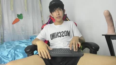 Julian online show from April 6, 7:26 pm