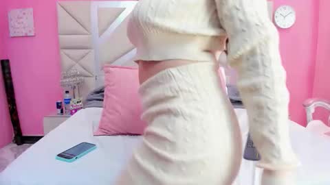 Snapshot of juliana_diamond_ chatting on May 15, 3:13 am juliana_diamond_ online show from May 15, 3:13 am