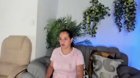 juliana_forero_ online show from October 10, 11:09 am