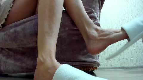 Snapshot of juliana_gonebad chatting on February 15, 9:49 am Julia online show from February 15, 9:49 am