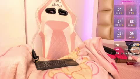 juliana_js_ online show from September 13, 4:40 pm