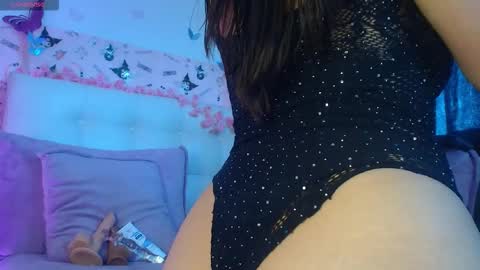 Snapshot of juliana_js_ chatting on February 21, 5:58 pm juliana_js_ online show from February 21, 5:58 pm