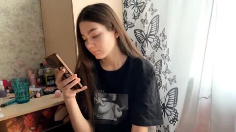 Snapshot of julianeaukamp chatting on February 25, 1:48 am Viola online show from February 25, 1:48 am