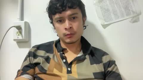 Snapshot of juliangosilva chatting on May 27, 4:59 pm juliangosilva online show from May 27, 4:59 pm