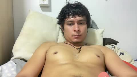 Snapshot of juliangosilva chatting on May 28, 7:05 am juliangosilva online show from May 28, 7:05 am