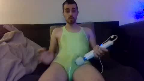 Snapshot of julianjj2001 chatting on December 29, 2:17 am julianjj2001 online show from December 29, 2:17 am