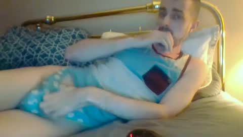 Snapshot of julianjj2001 chatting on February 20, 11:54 pm julianjj2001 online show from February 20, 11:54 pm