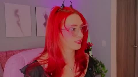 Snapshot of julianna_saenz chatting on March 26, 5:07 pm Juliana online show from March 26, 5:07 pm