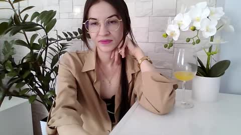 Snapshot of juliaorgasm chatting on February 3, 1:49 pm Julia online show from February 3, 1:49 pm