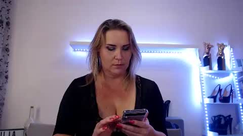 Snapshot of juliapink6 chatting on March 2, 9:54 pm Julia online show from March 2, 9:54 pm