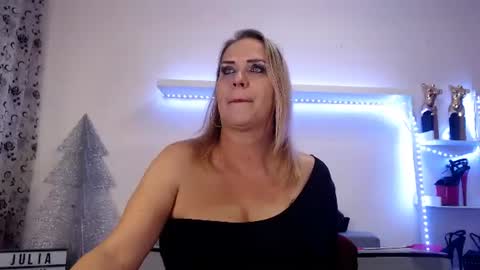 Julia online show from December 1, 8:25 pm