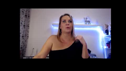 Julia online show from February 10, 10:47 pm