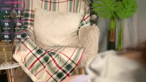 Julie online show from February 25, 8:24 am