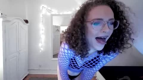 Snapshot of juliasometimes chatting on December 14, 4:56 pm juliasometimes online show from December 14, 4:56 pm