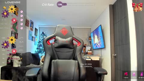 Snapshot of julidavila chatting on December 21, 1:15 am Jeimy Help me to reach 100 thumbs up online show from December 21, 1:15 am