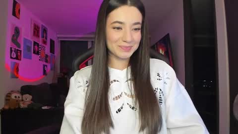 Snapshot of julidavila chatting on April 25, 12:57 am Jeimy Help me to reach 100 thumbs up online show from April 25, 12:57 am