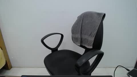 julie9x online show from February 3, 2:53 am