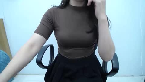 julie9x online show from March 12, 9:43 pm