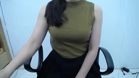 Snapshot of julie9x chatting on April 27, 8:29 pm julie9x online show from April 27, 8:29 pm