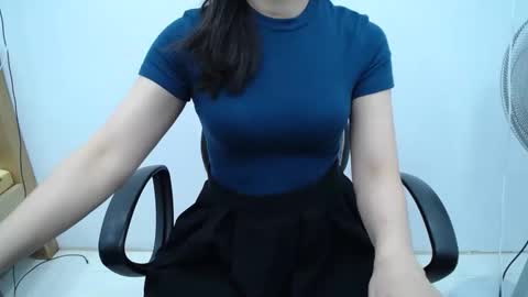 Snapshot of julie9x chatting on May 25, 6:47 pm julie9x online show from May 25, 6:47 pm