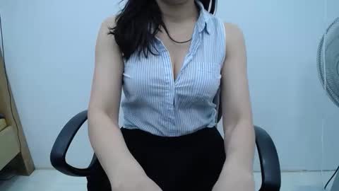 Snapshot of julie9x chatting on May 26, 6:26 pm julie9x online show from May 26, 6:26 pm