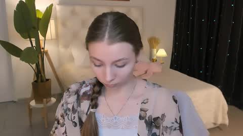 juliedaniel online show from April 1, 8:04 am