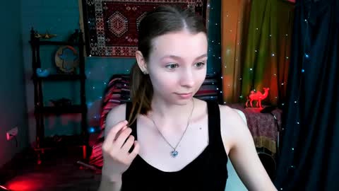 juliedaniel online show from April 8, 4:56 am