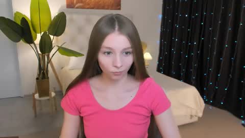 Snapshot of juliedaniel chatting on April 21, 8:42 am juliedaniel online show from April 21, 8:42 am