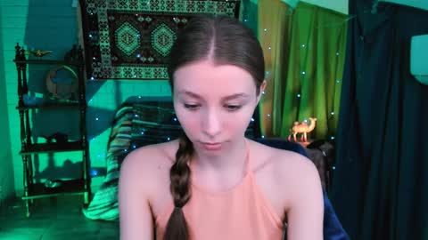 Snapshot of juliedaniel chatting on April 23, 4:14 am juliedaniel online show from April 23, 4:14 am