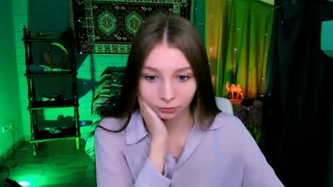 Snapshot of juliedaniel chatting on May 13, 4:43 am juliedaniel online show from May 13, 4:43 am