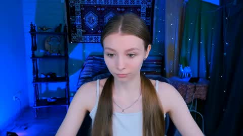 Snapshot of juliedaniel chatting on June 1, 8:05 am juliedaniel online show from June 1, 8:05 am