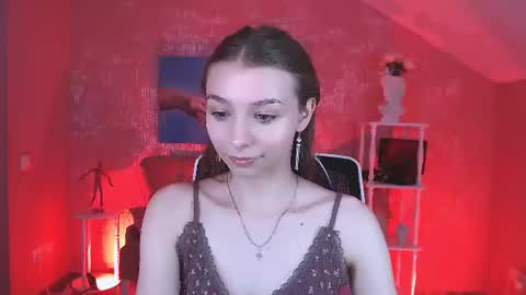 Snapshot of juliedaniel chatting on July 27, 8:10 am juliedaniel online show from July 27, 8:10 am