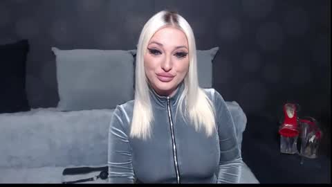 Snapshot of juliediamond chatting on February 25, 10:07 pm julia online show from February 25, 10:07 pm