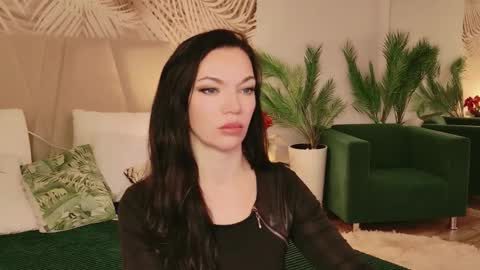 juliehill online show from February 18, 7:26 am