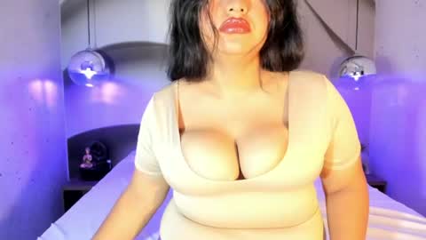 Snapshot of juliet_miller chatting on July 13, 3:31 am Juliet online show from July 13, 3:31 am