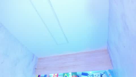 Snapshot of juliet_miller chatting on July 18, 3:22 am Juliet online show from July 18, 3:22 am