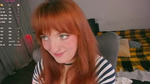 Snapshot of juliet_schoolgirl chatting on June 3, 11:21 pm Juliet online show from June 3, 11:21 pm