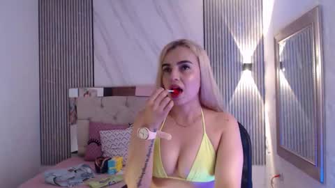 julieta__fox_ online show from February 20, 2:30 am
