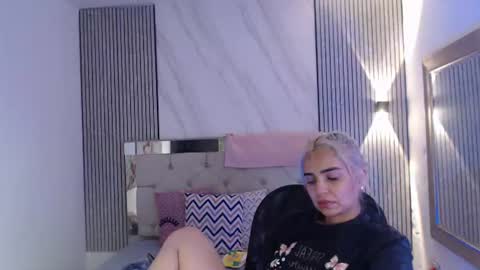 julieta__fox_ online show from July 10, 3:55 am