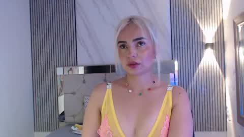 julieta__fox_ online show from July 13, 3:26 pm