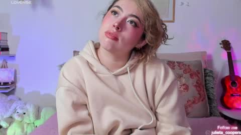 Juli  online show from April 3, 3:48 am