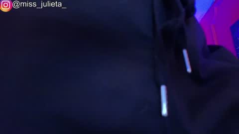 Snapshot of julieta_russell chatting on June 12, 12:15 pm Julieta online show from June 12, 12:15 pm