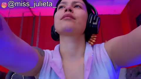 Snapshot of julieta_russell chatting on July 4, 12:00 pm Julieta online show from July 4, 12:00 pm