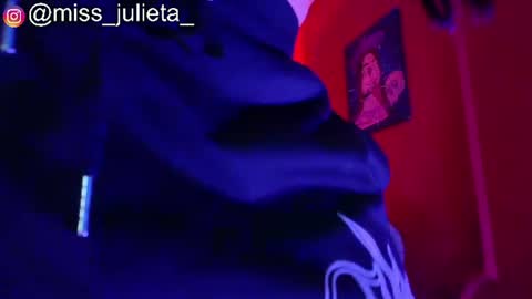 Snapshot of julieta_russell chatting on July 21, 11:56 am Julieta online show from July 21, 11:56 am