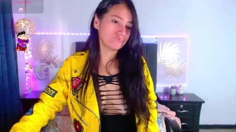 Snapshot of julietacollins06 chatting on February 18, 2:06 pm julietacollins06 online show from February 18, 2:06 pm