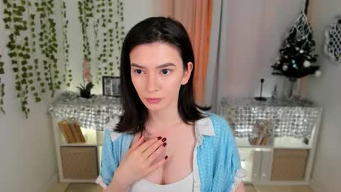Julieta or Jully online show from December 18, 9:10 pm