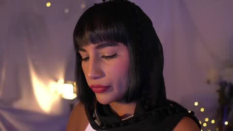 julietawinona online show from December 5, 10:23 pm