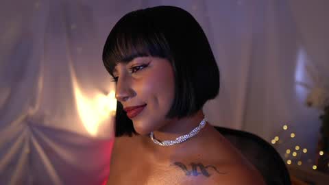 julietawinona online show from January 12, 10:12 pm