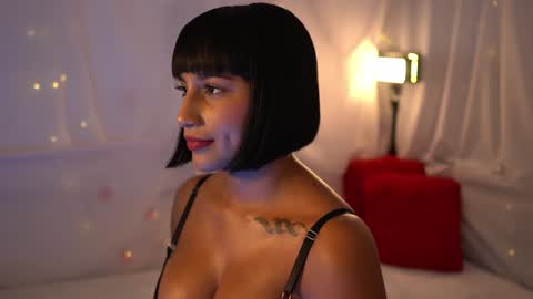 julietawinona online show from January 24, 8:11 pm